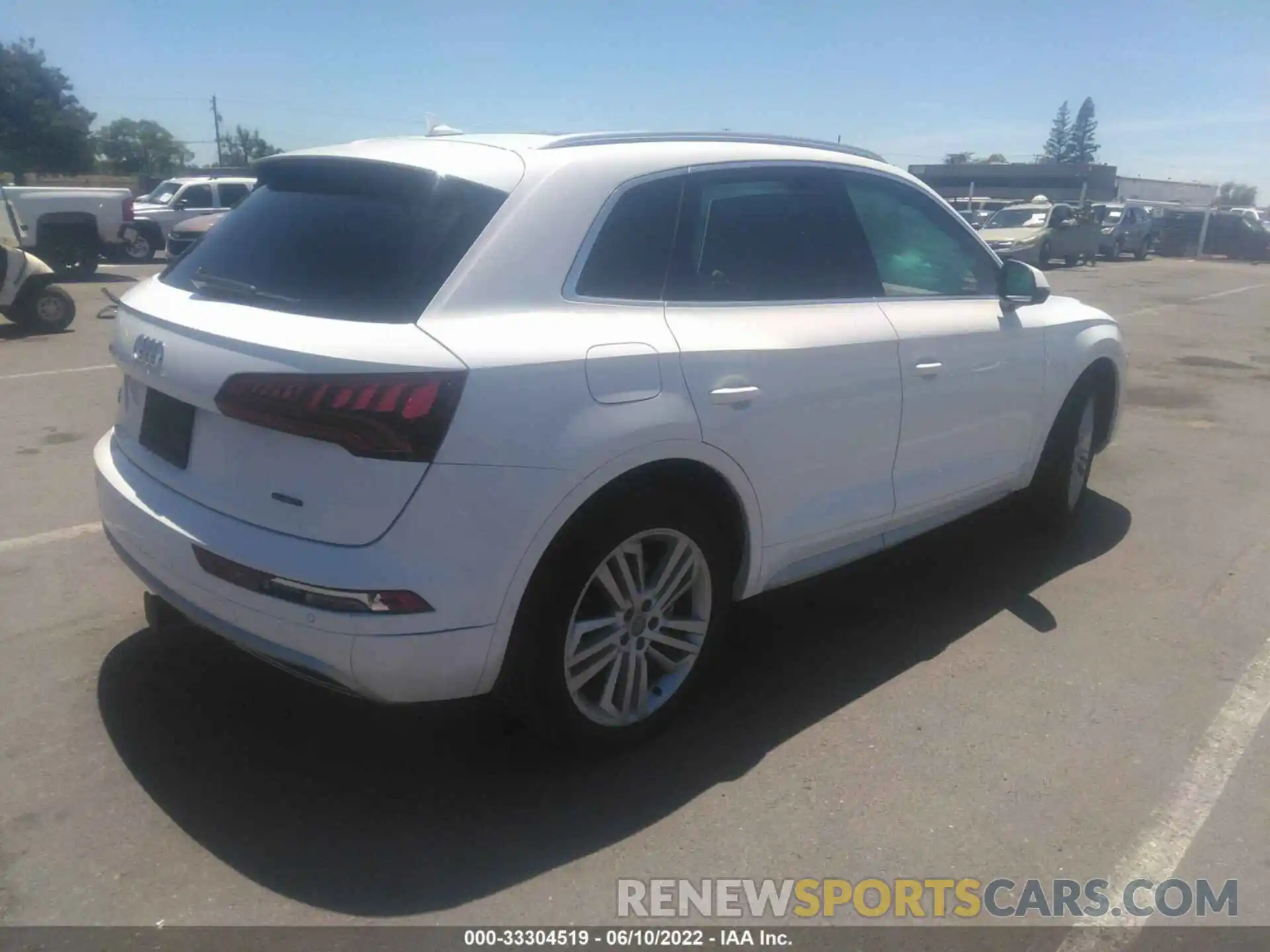 4 Photograph of a damaged car WA1BNAFY5K2102070 AUDI Q5 2019