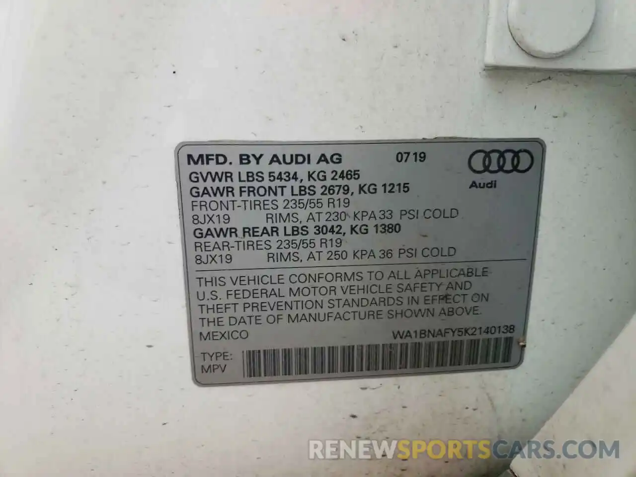 10 Photograph of a damaged car WA1BNAFY5K2140138 AUDI Q5 2019