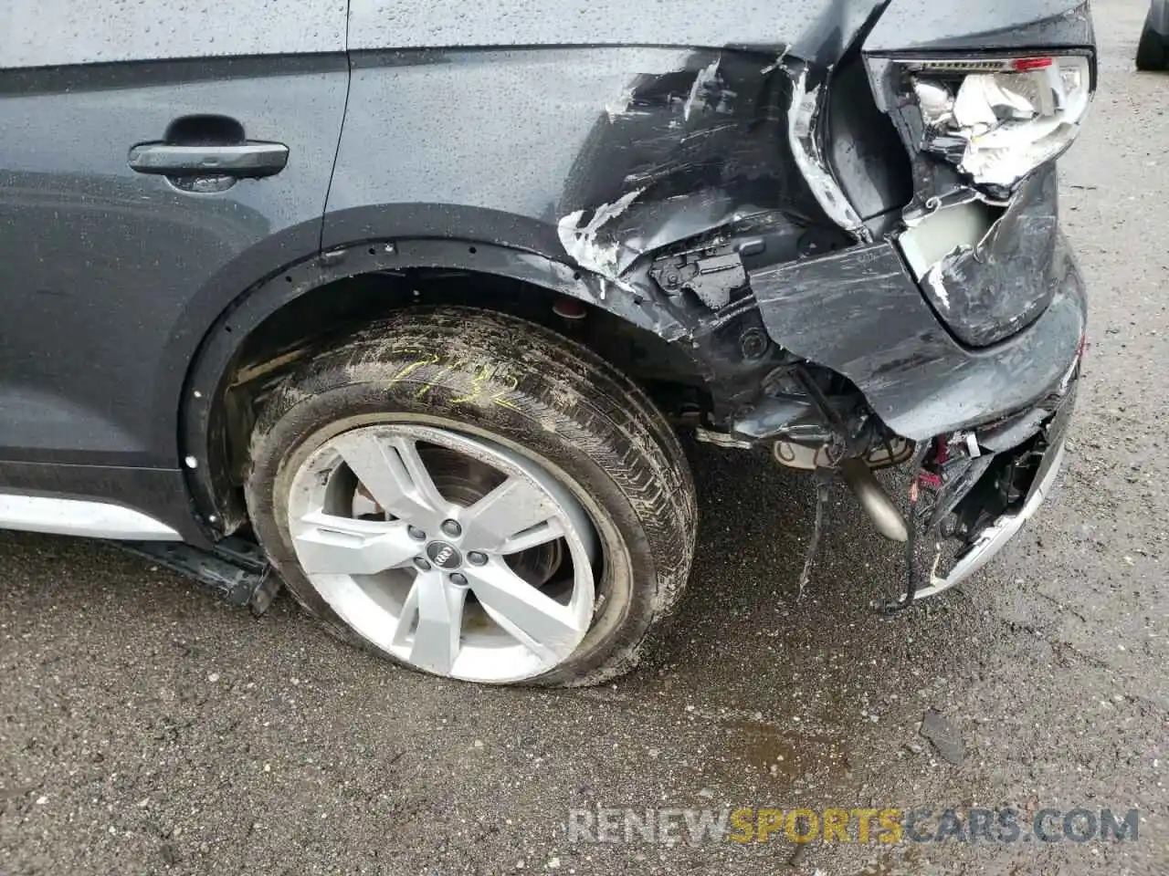 9 Photograph of a damaged car WA1BNAFY5K2140821 AUDI Q5 2019