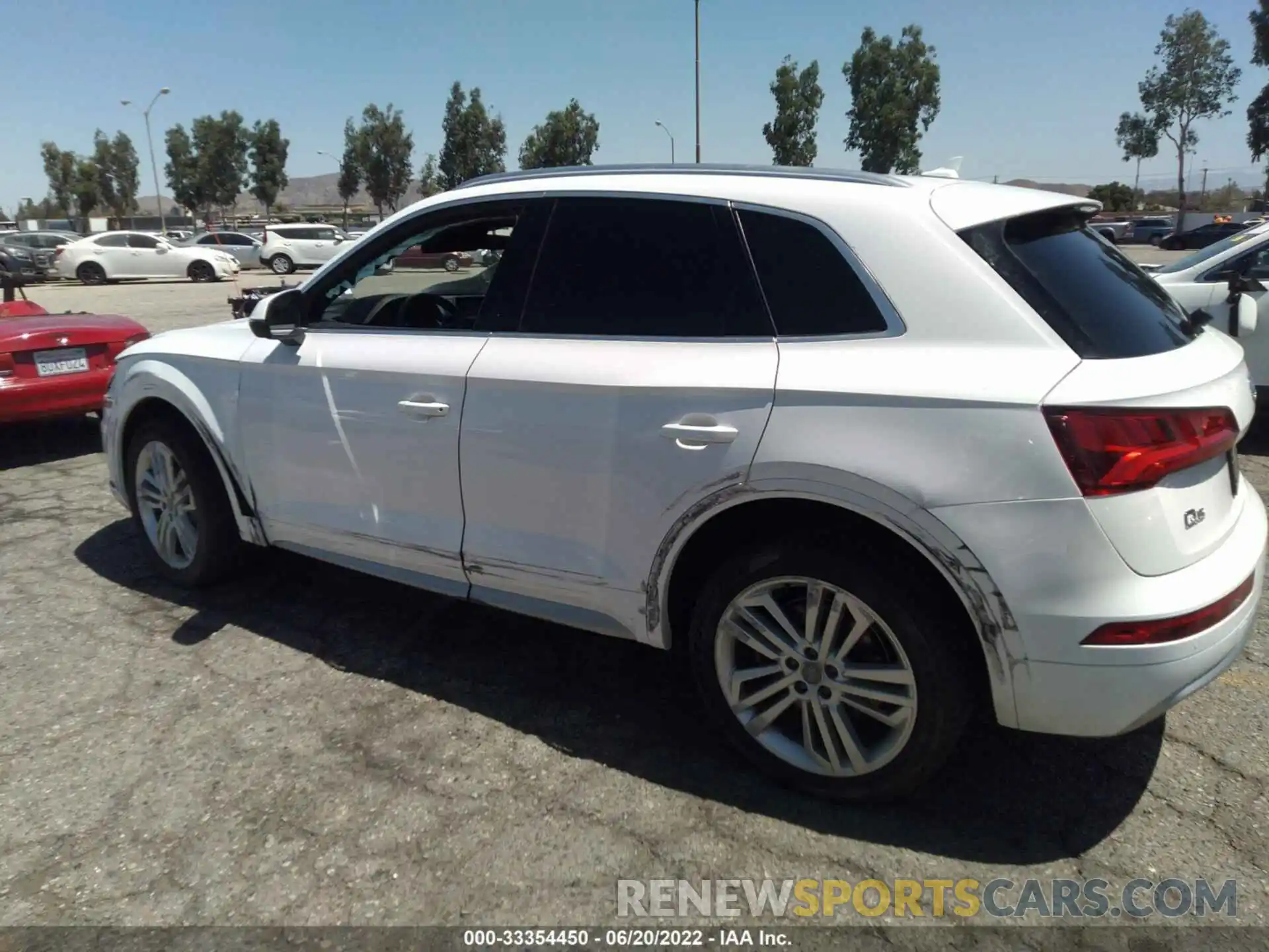 6 Photograph of a damaged car WA1BNAFY6K2047175 AUDI Q5 2019