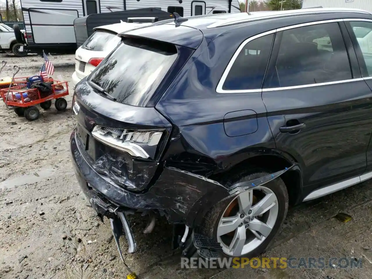 9 Photograph of a damaged car WA1BNAFY6K2100733 AUDI Q5 2019