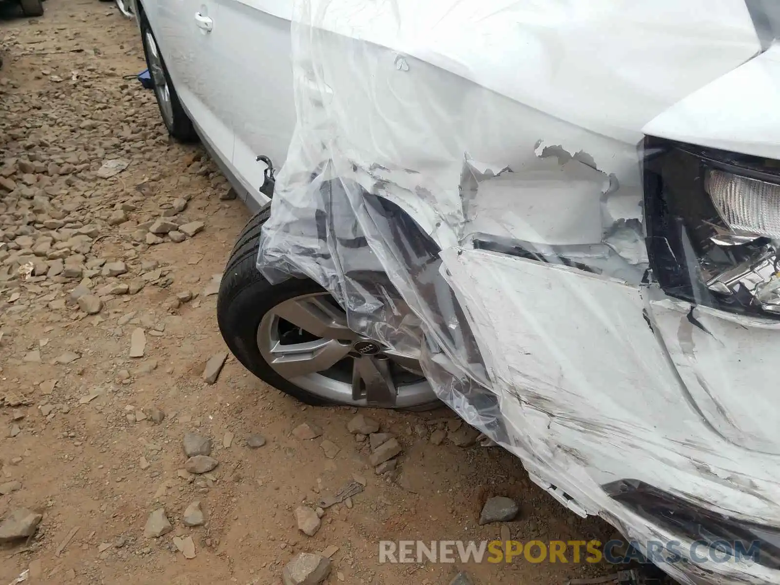 9 Photograph of a damaged car WA1BNAFY6K2101140 AUDI Q5 2019