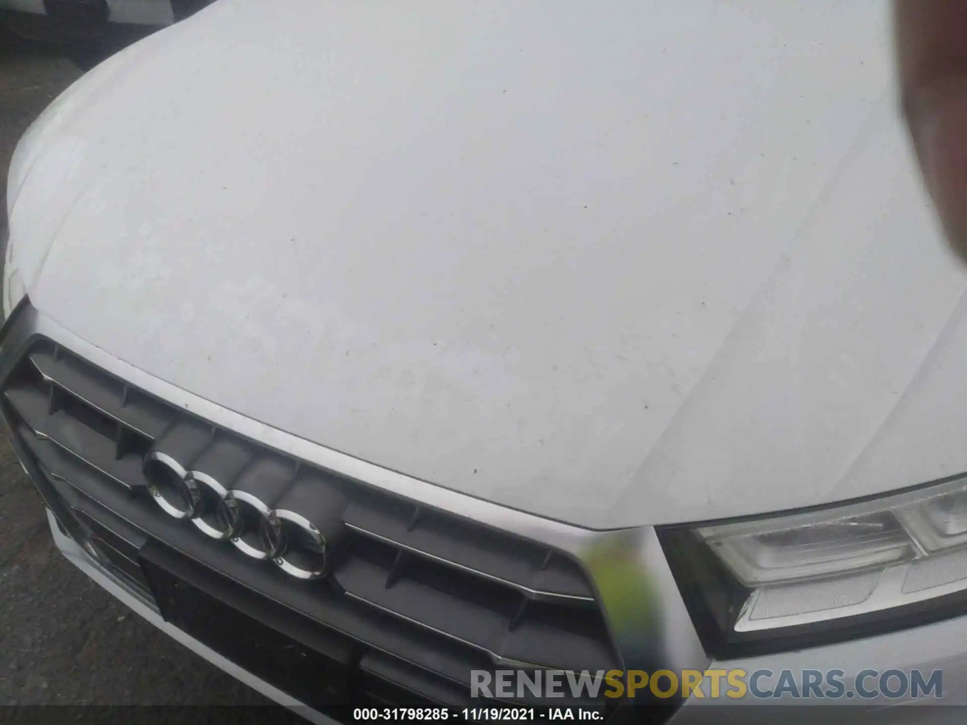 10 Photograph of a damaged car WA1BNAFY7K2036041 AUDI Q5 2019