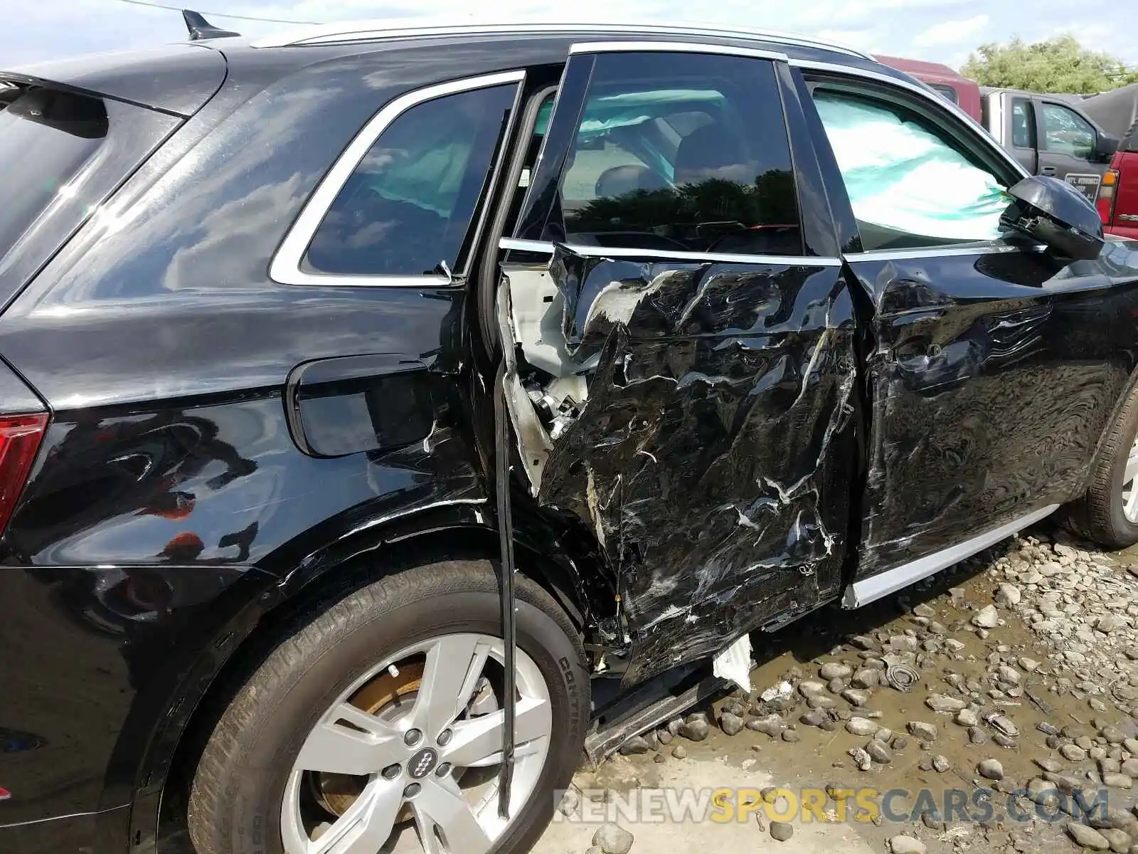 9 Фотография поврежденного автомобиля WA1BNAFY7K2037576 AUDI Q5 2019