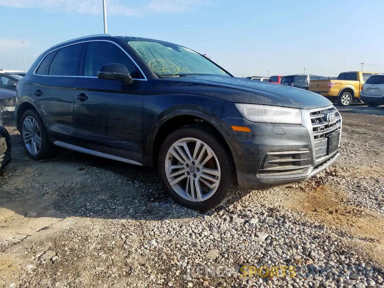 1 Фотография поврежденного автомобиля WA1BNAFY7K2067208 AUDI Q5 2019