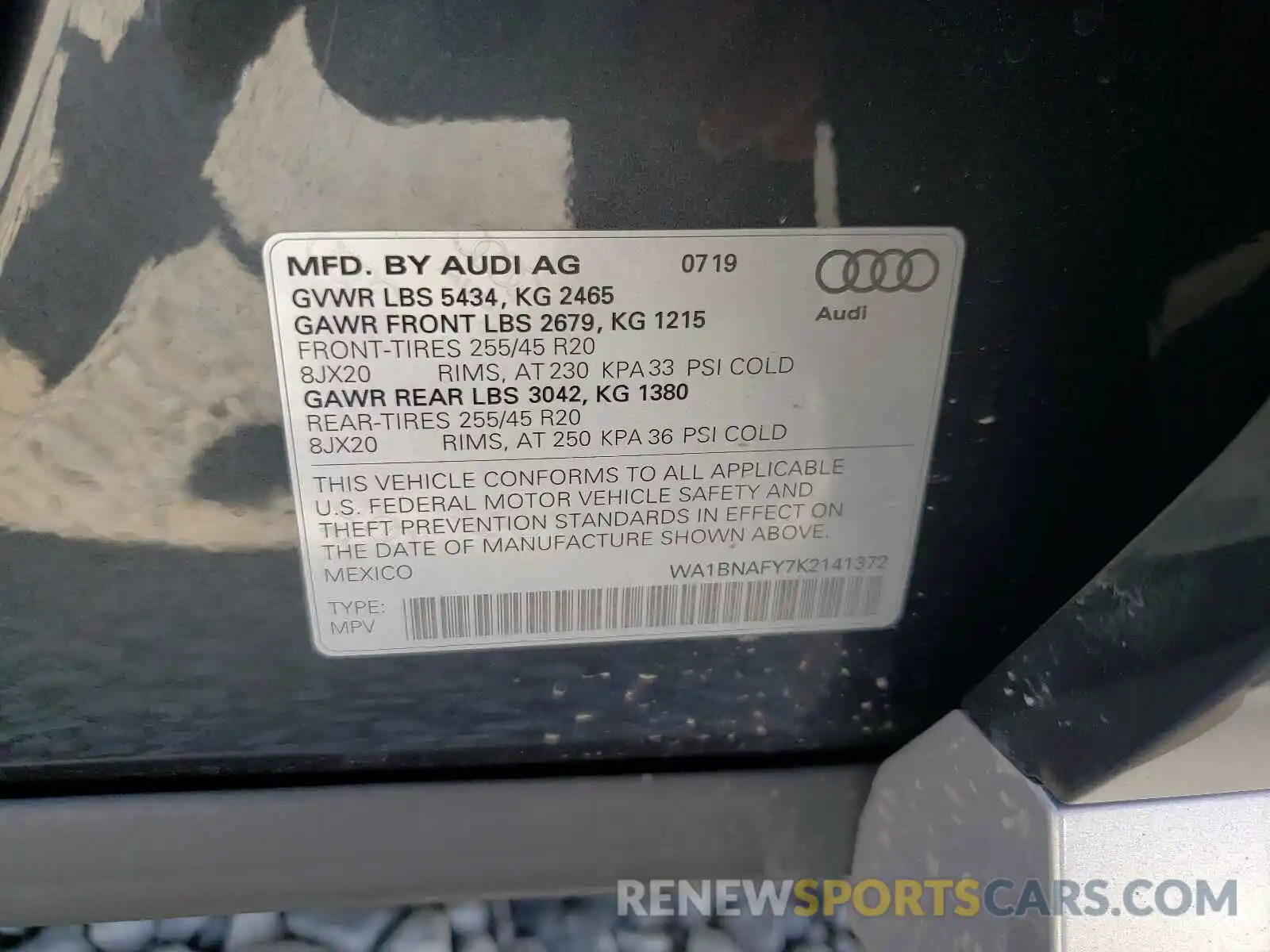 10 Photograph of a damaged car WA1BNAFY7K2141372 AUDI Q5 2019