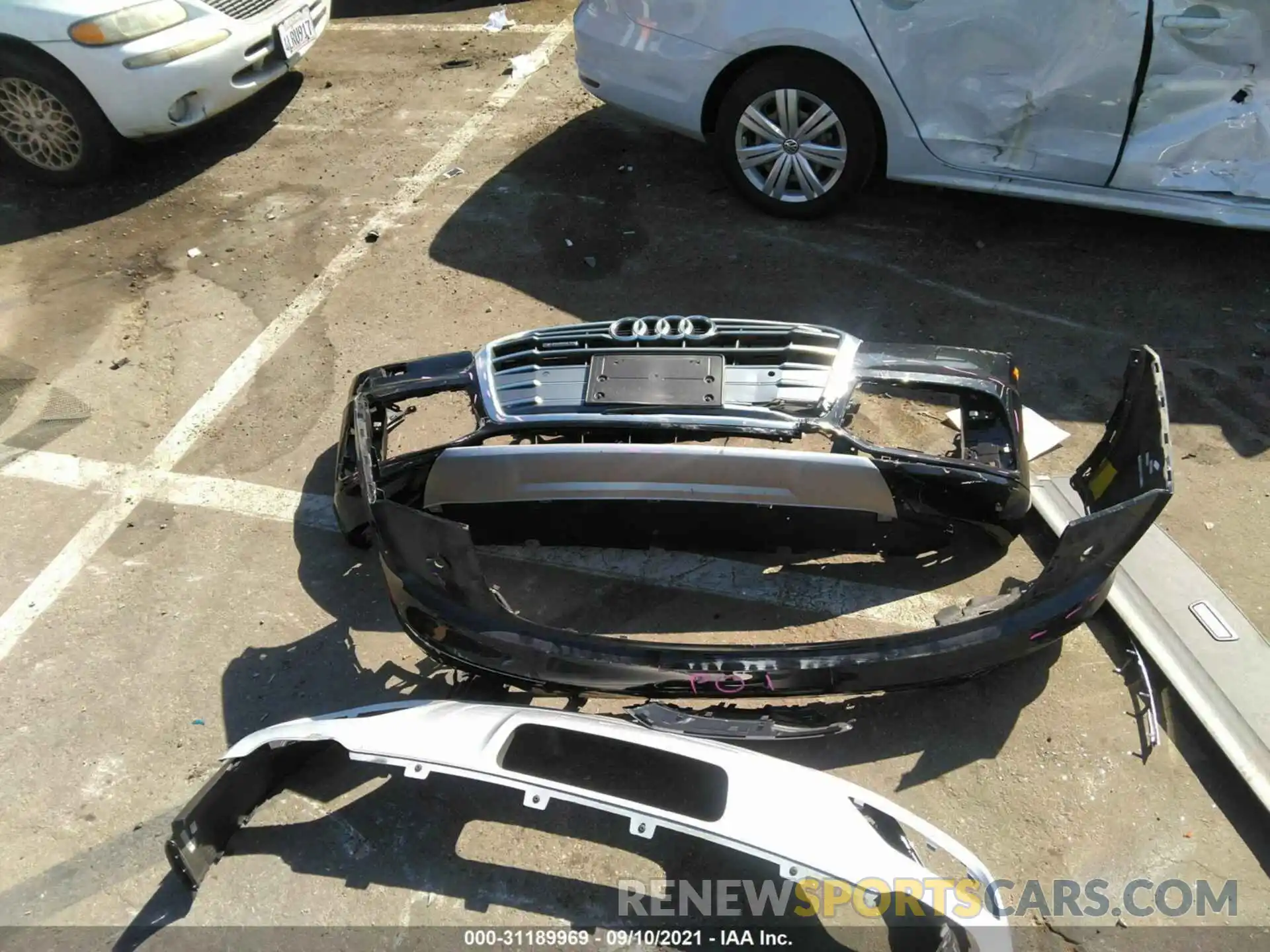 12 Photograph of a damaged car WA1BNAFY8K2050854 AUDI Q5 2019