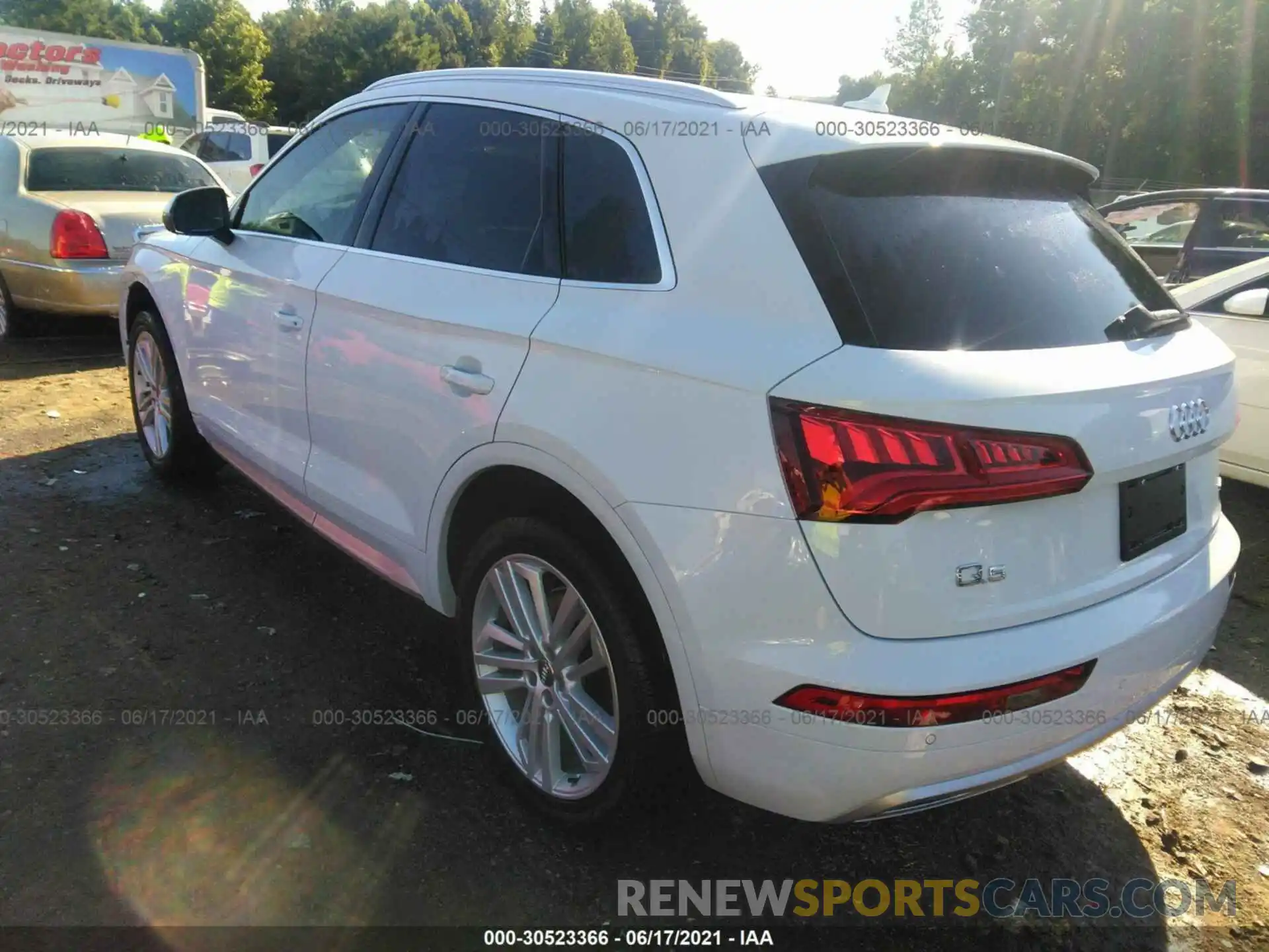 3 Фотография поврежденного автомобиля WA1BNAFY8K2136505 AUDI Q5 2019