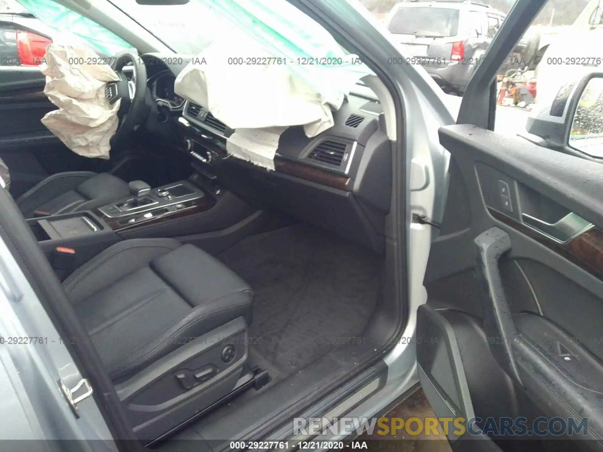 5 Photograph of a damaged car WA1BNAFY9K2022433 AUDI Q5 2019