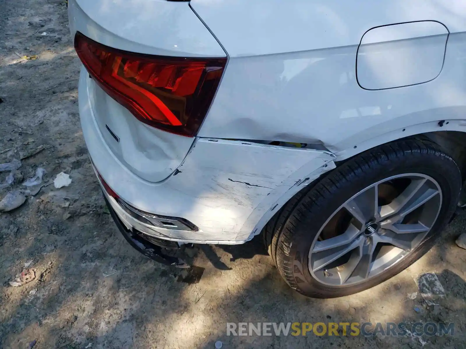 9 Photograph of a damaged car WA1BNAFY9K2036042 AUDI Q5 2019