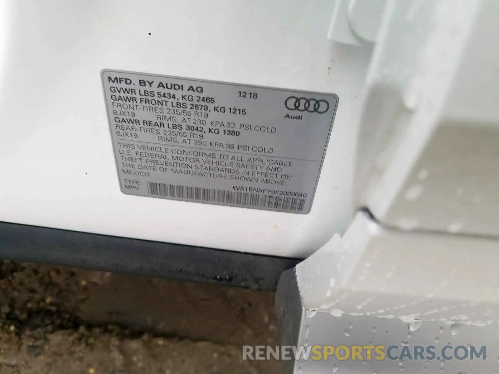 10 Photograph of a damaged car WA1BNAFY9K2039040 AUDI Q5 2019