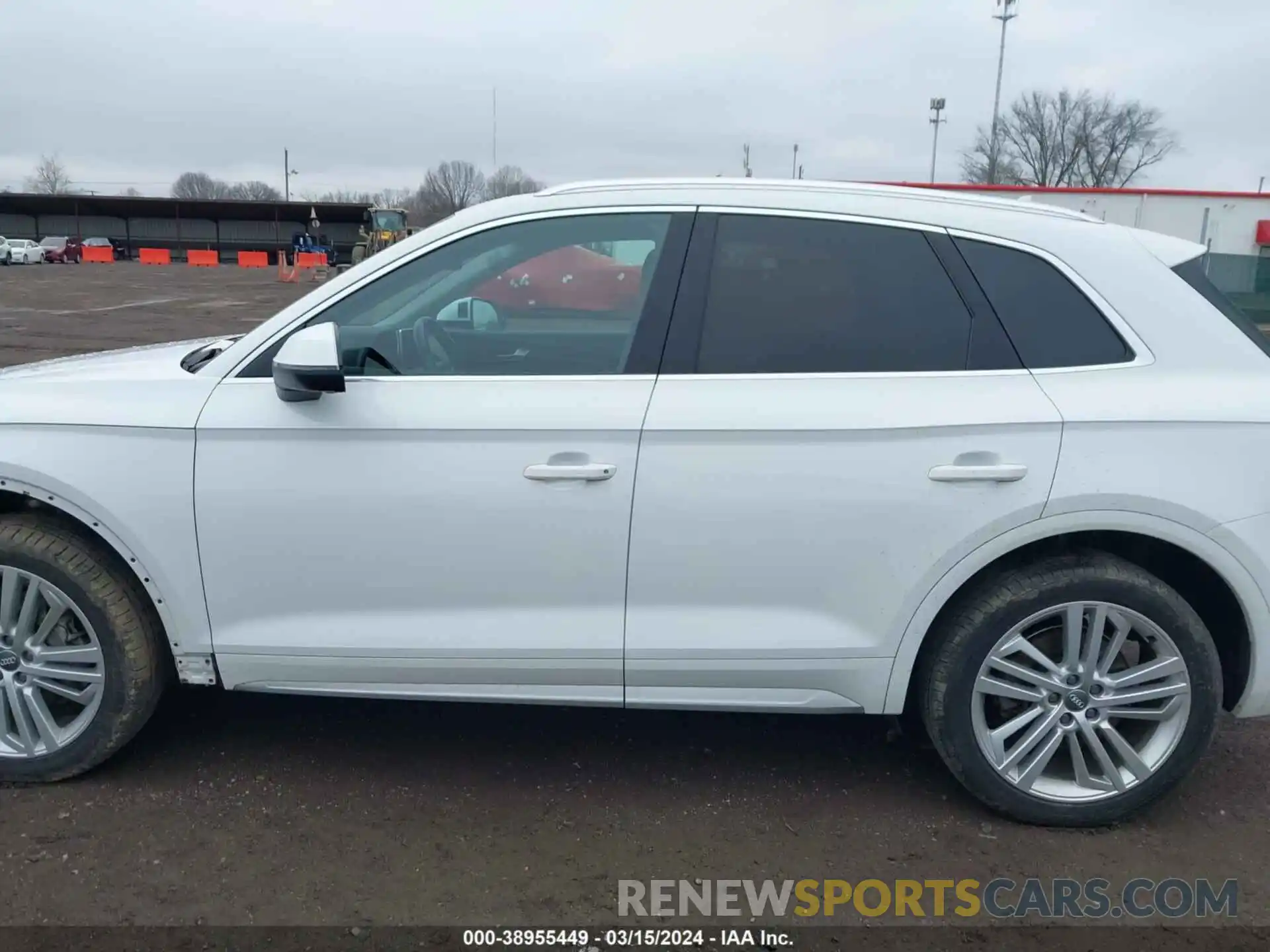 15 Photograph of a damaged car WA1BNAFY9K2068487 AUDI Q5 2019