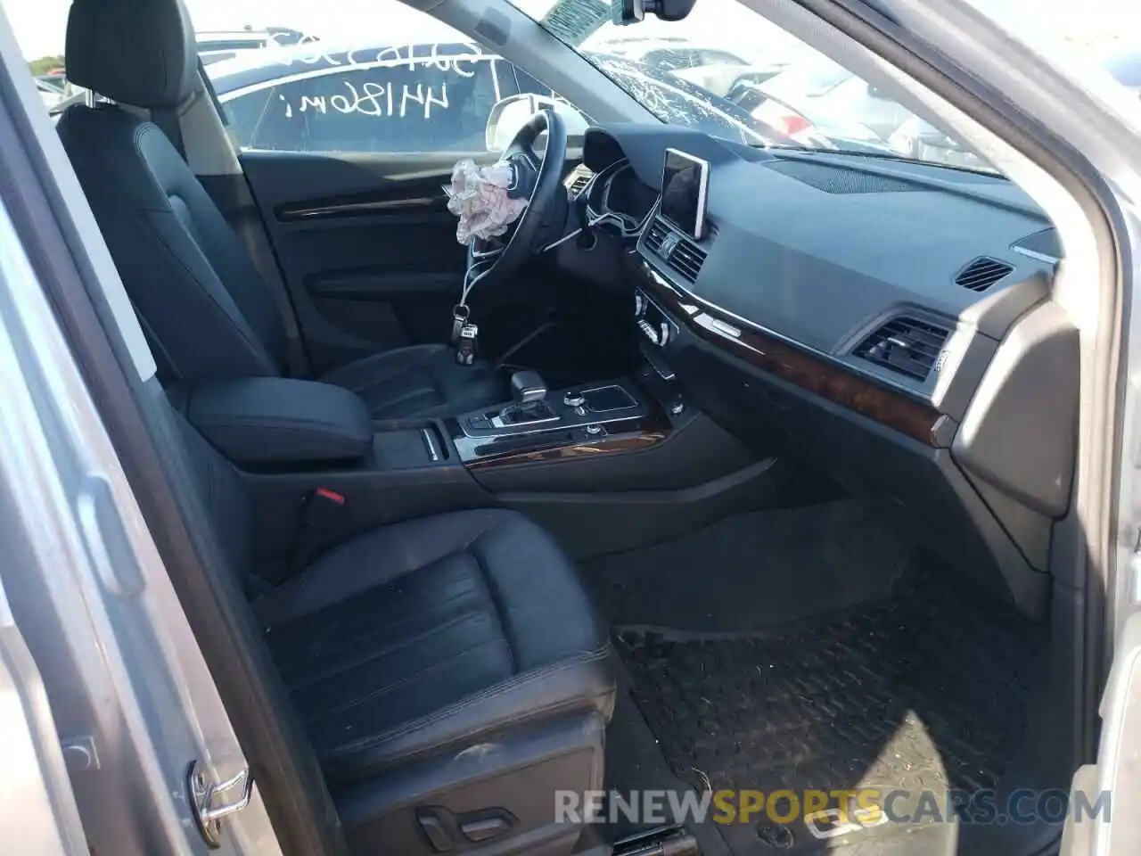 5 Photograph of a damaged car WA1BNAFY9K2115419 AUDI Q5 2019