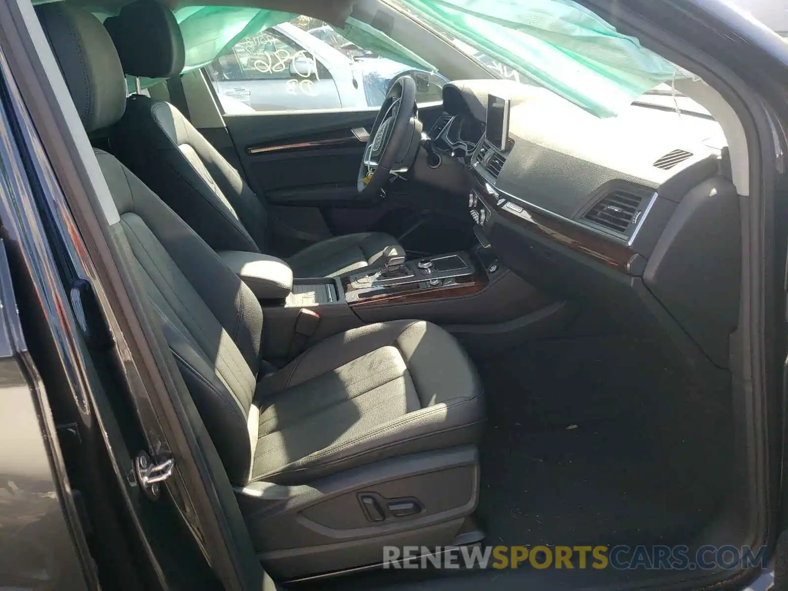 5 Photograph of a damaged car WA1BNAFY9K2136688 AUDI Q5 2019