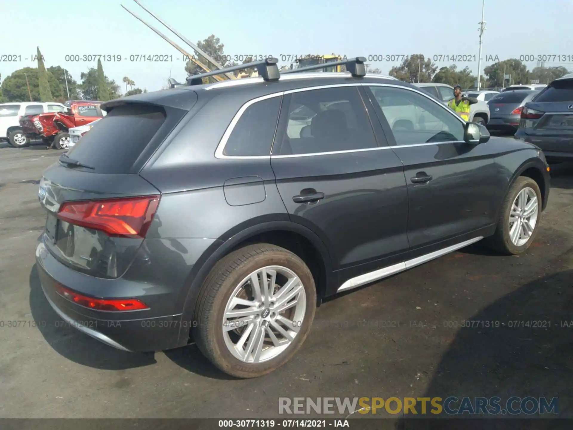 4 Фотография поврежденного автомобиля WA1BNAFYXK2031268 AUDI Q5 2019