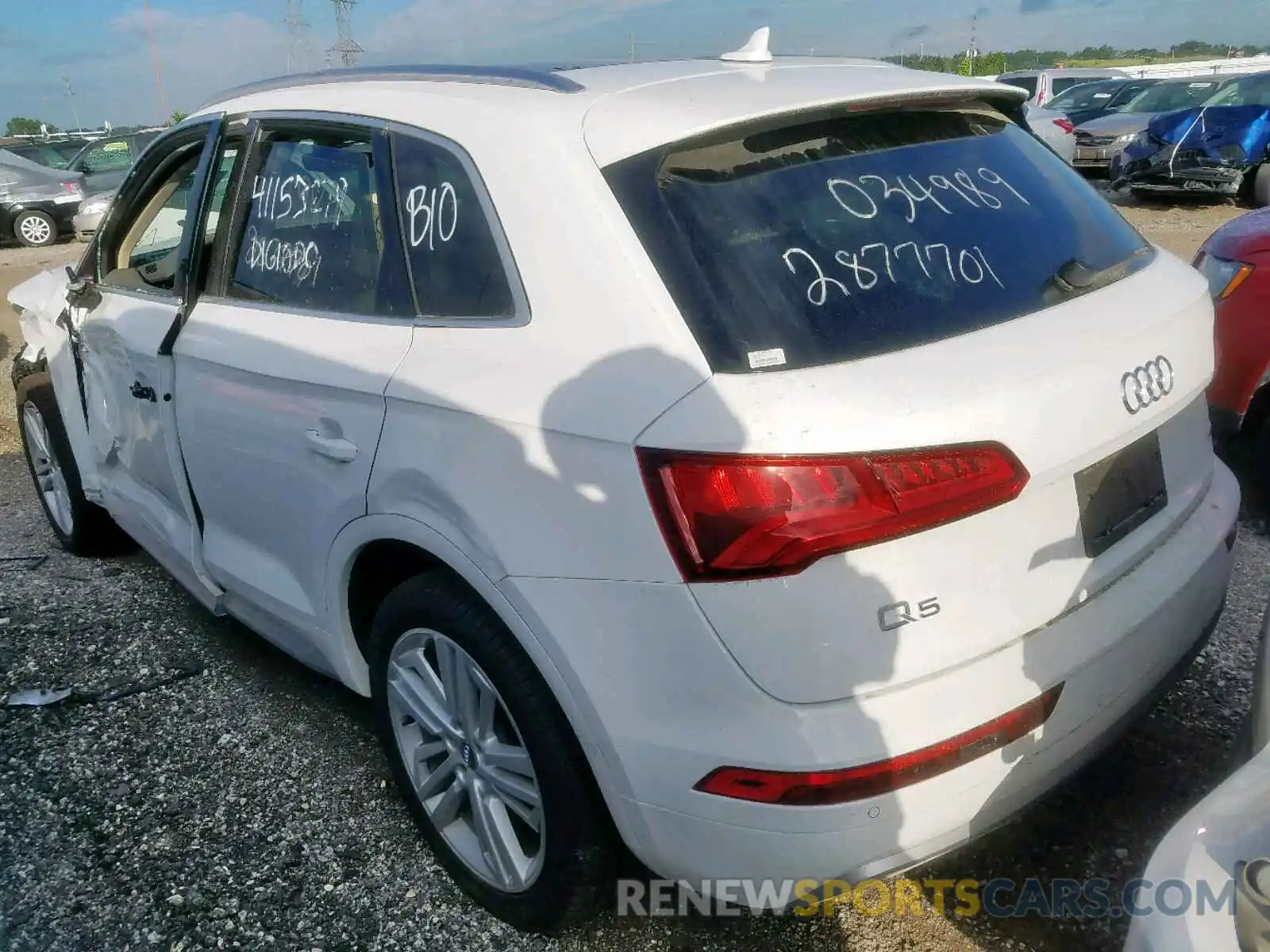 3 Фотография поврежденного автомобиля WA1BNAFYXK2037460 AUDI Q5 2019