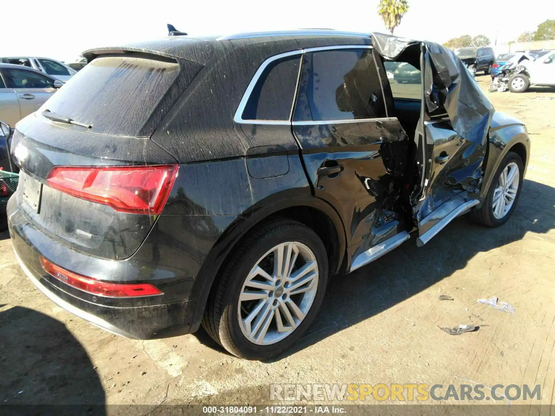 4 Фотография поврежденного автомобиля WA1BNAFYXK2046661 AUDI Q5 2019