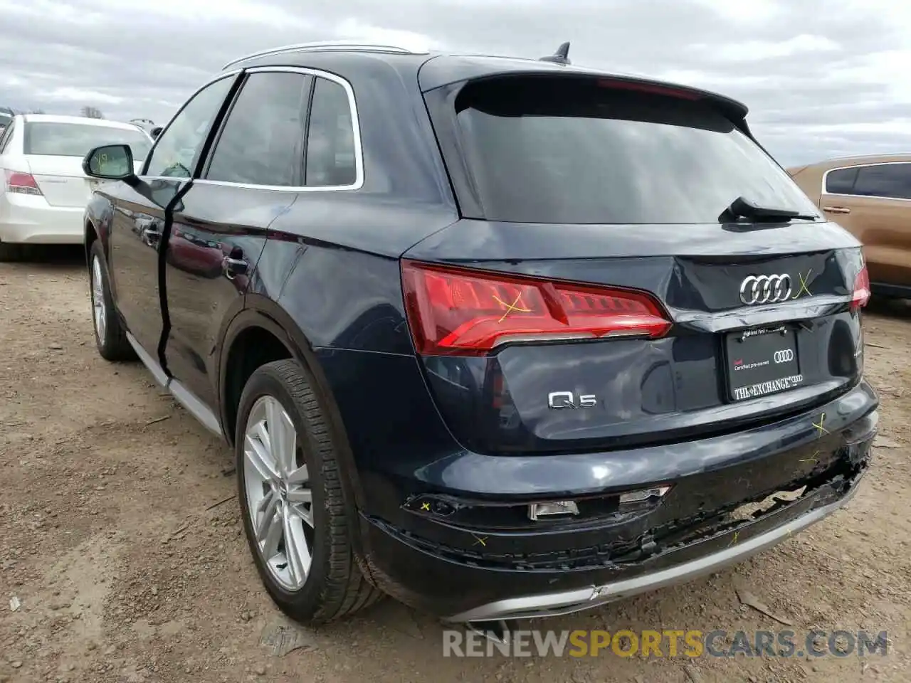 3 Фотография поврежденного автомобиля WA1BNAFYXK2056798 AUDI Q5 2019