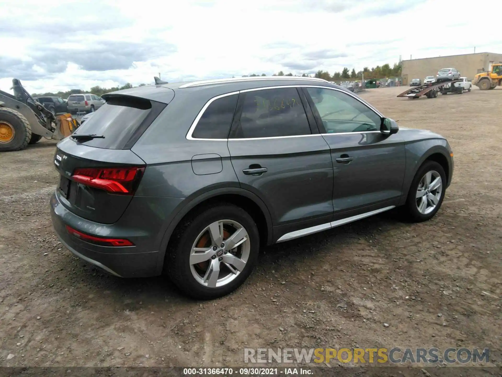 4 Фотография поврежденного автомобиля WA1BNAFYXK2065498 AUDI Q5 2019