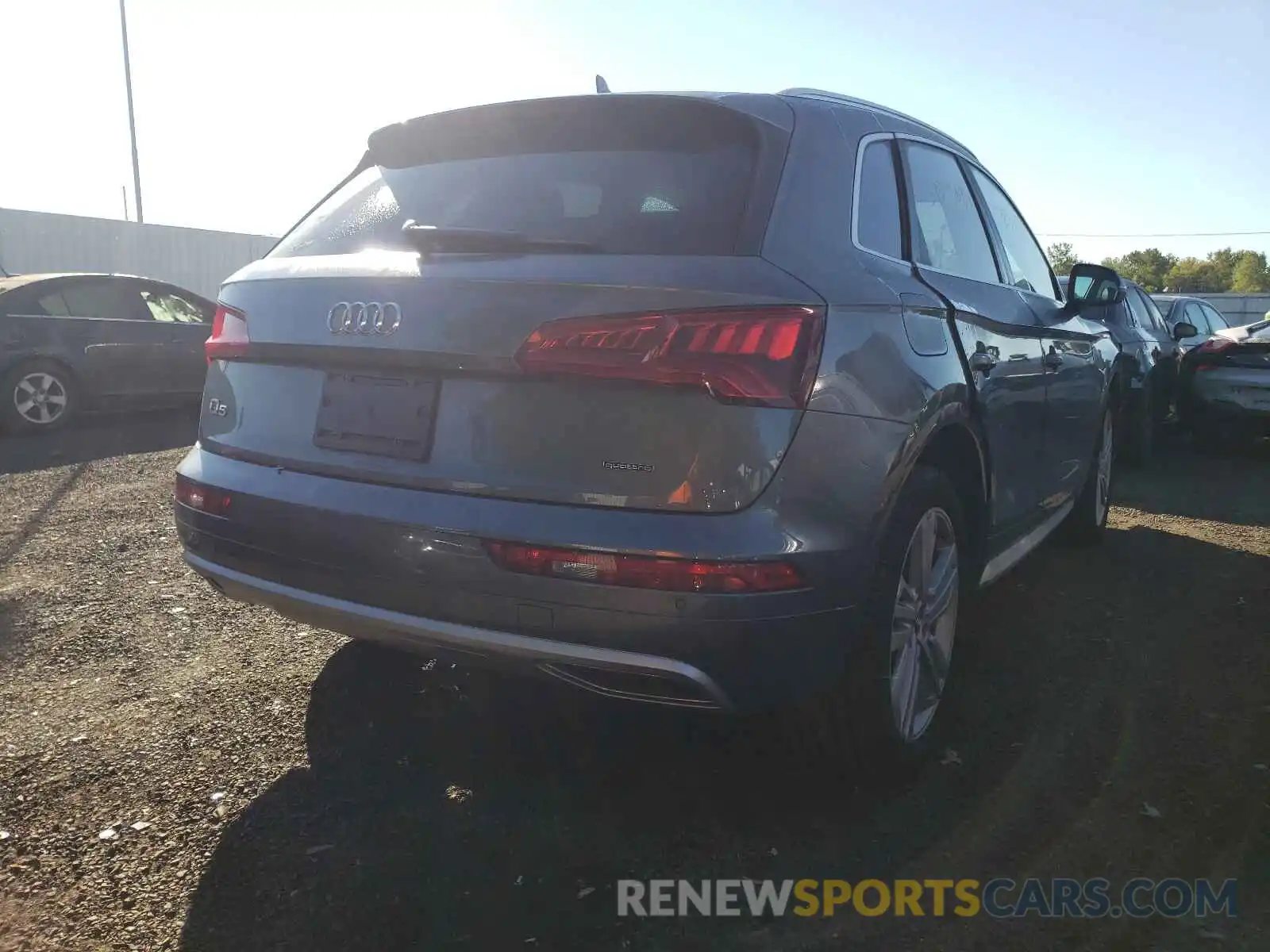 4 Фотография поврежденного автомобиля WA1BNAFYXK2072676 AUDI Q5 2019