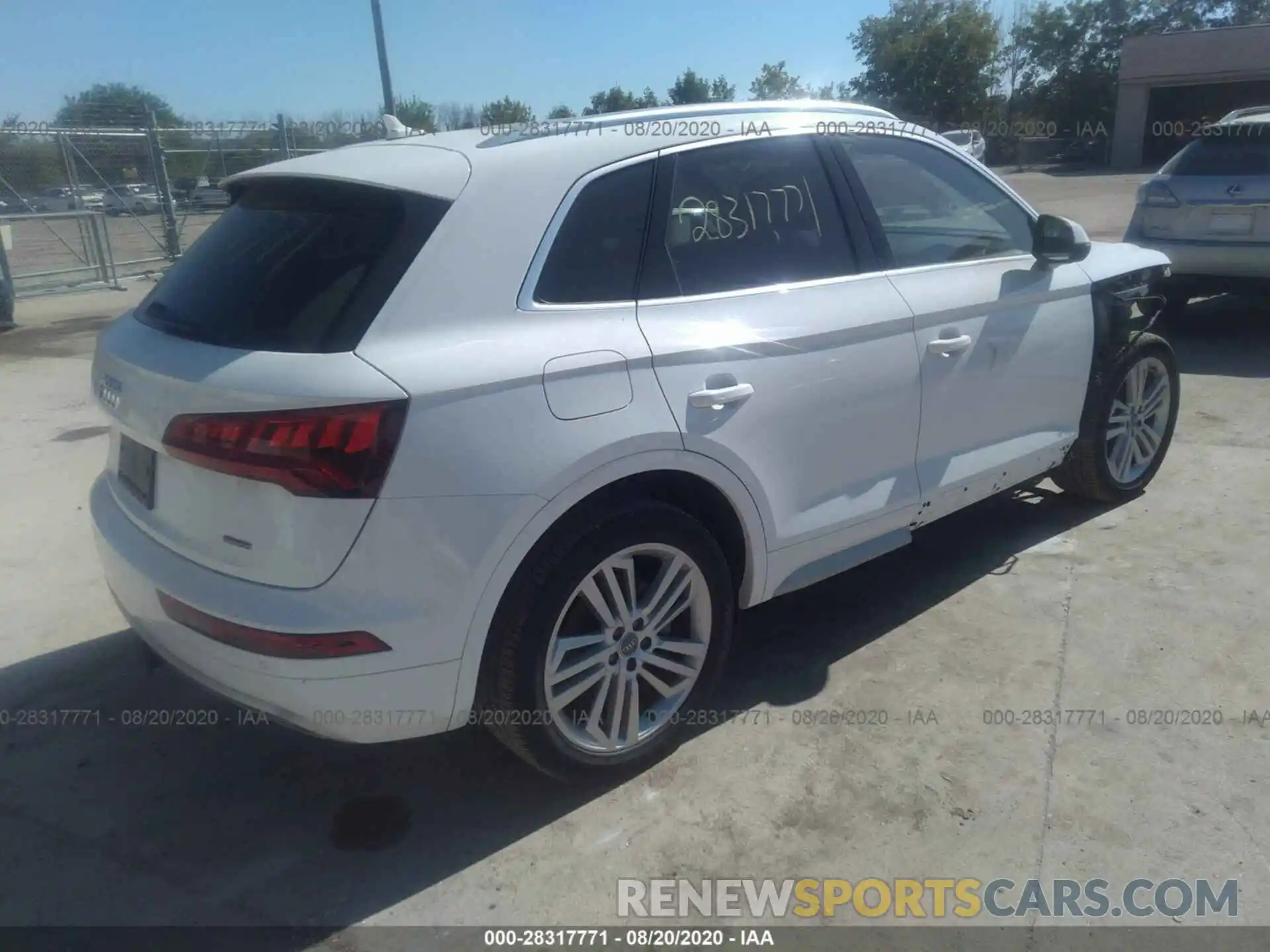 4 Фотография поврежденного автомобиля WA1BNAFYXK2079871 AUDI Q5 2019