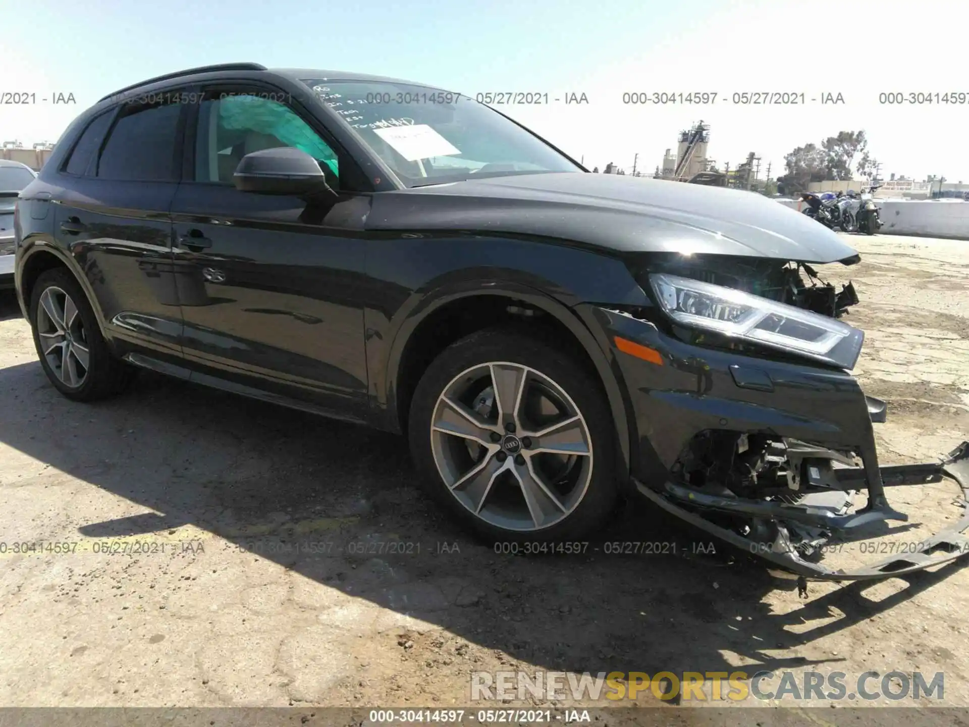 1 Photograph of a damaged car WA1BNAFYXK2089283 AUDI Q5 2019