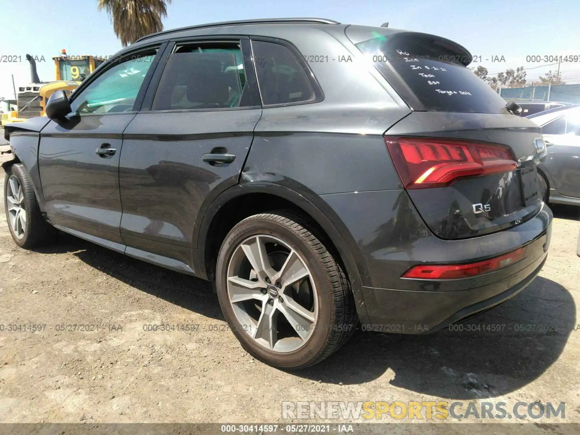 3 Фотография поврежденного автомобиля WA1BNAFYXK2089283 AUDI Q5 2019