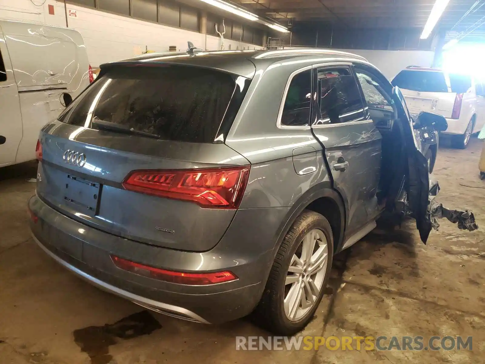 4 Фотография поврежденного автомобиля WA1BNAFYXK2095889 AUDI Q5 2019