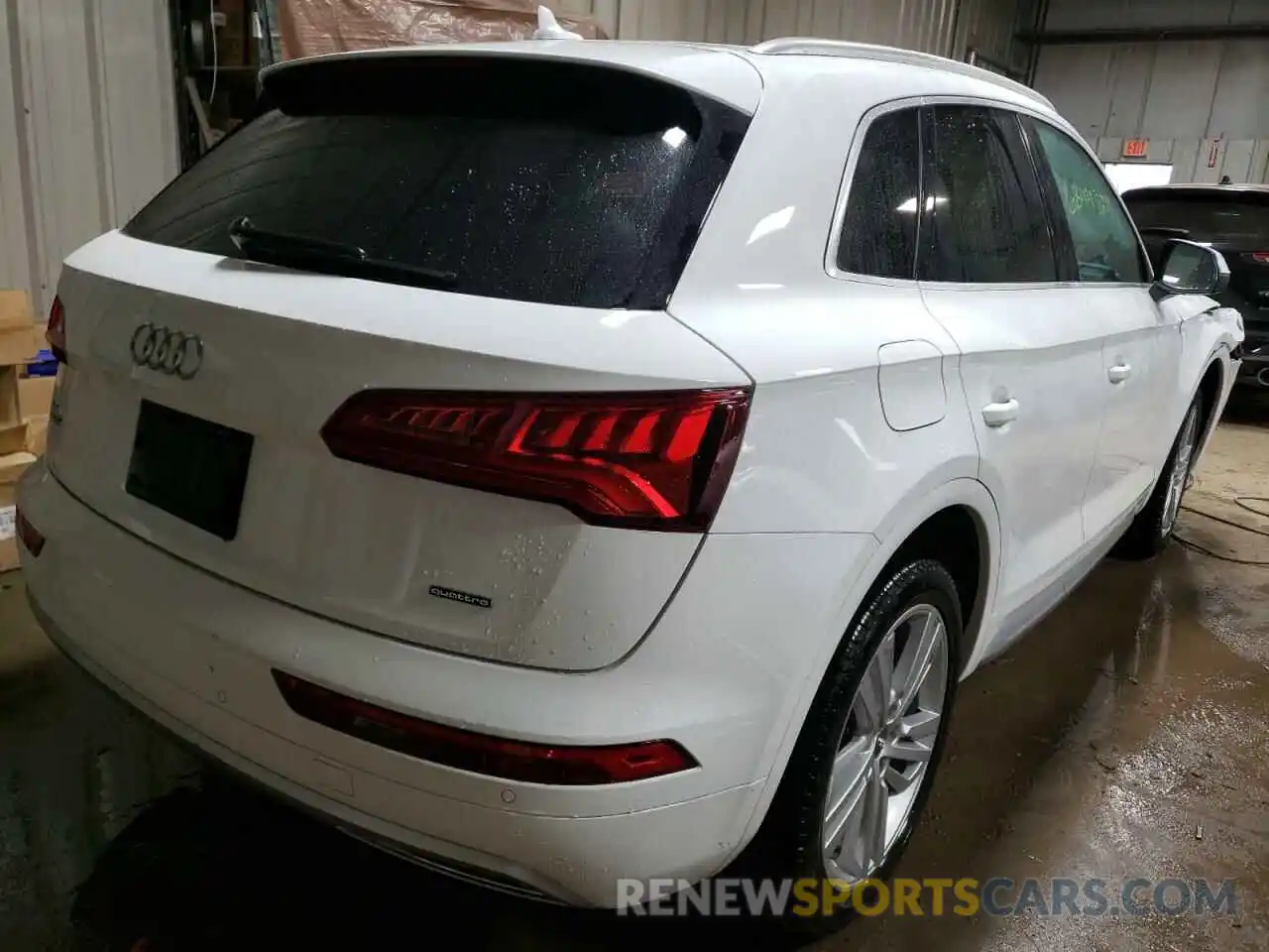 4 Фотография поврежденного автомобиля WA1BNAFYXK2107622 AUDI Q5 2019