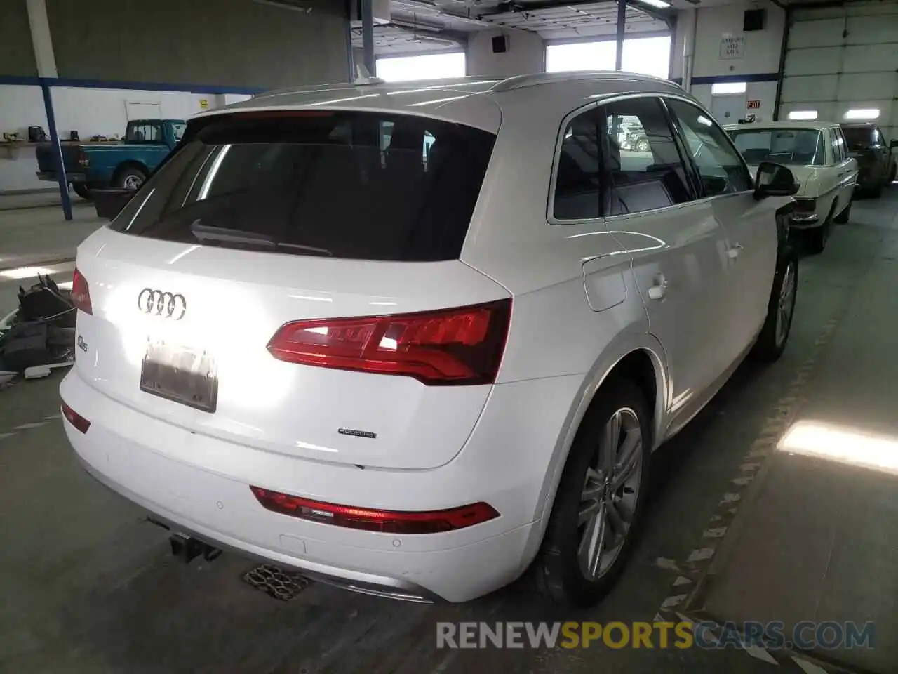 4 Фотография поврежденного автомобиля WA1BNAFYXK2122542 AUDI Q5 2019