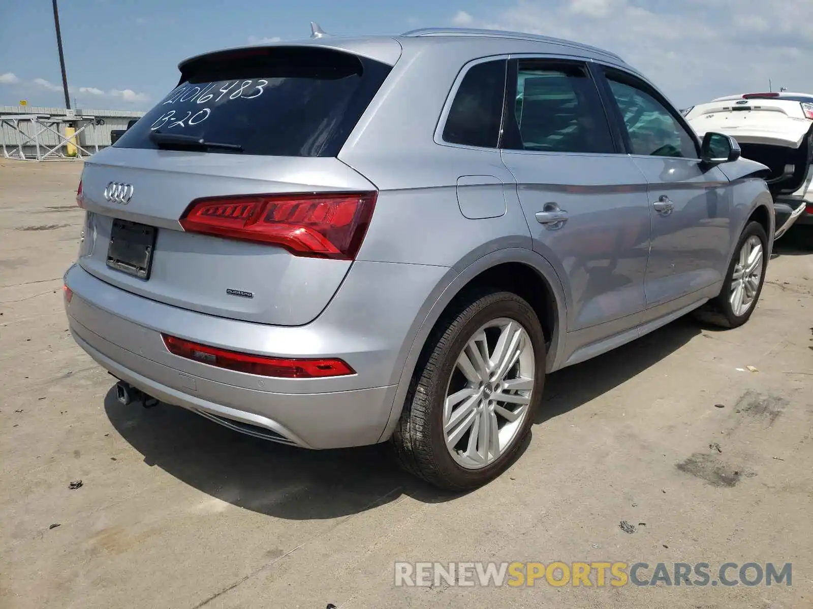 4 Фотография поврежденного автомобиля WA1BNAFYXK2122959 AUDI Q5 2019