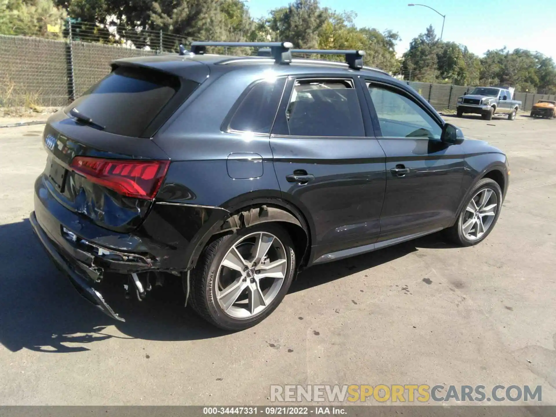 4 Фотография поврежденного автомобиля WA1BNAFYXK2132231 AUDI Q5 2019