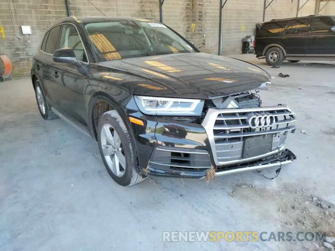 1 Фотография поврежденного автомобиля WA1BNAFYXK2134786 AUDI Q5 2019