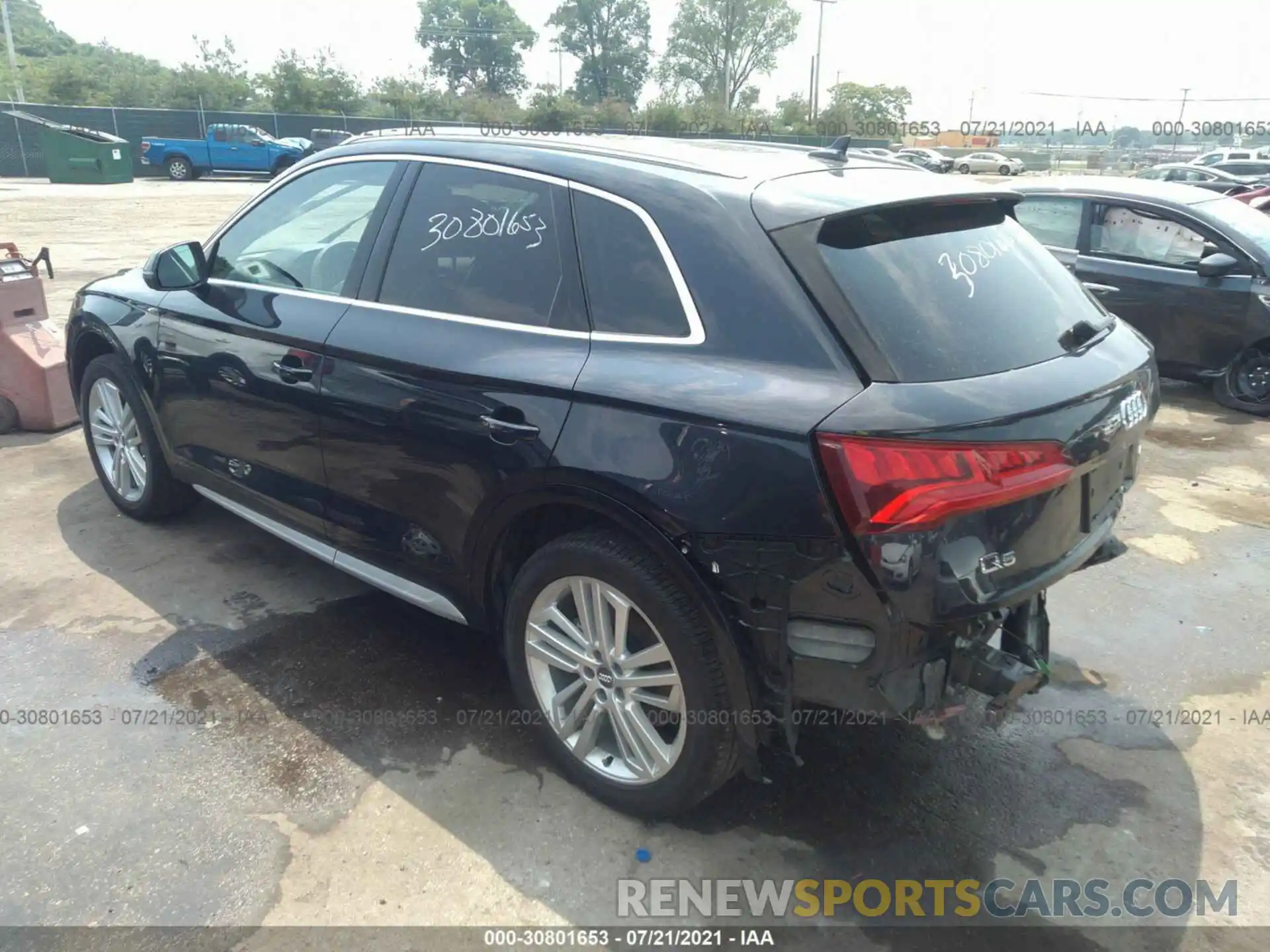 3 Фотография поврежденного автомобиля WA1BNAFYXK2135209 AUDI Q5 2019