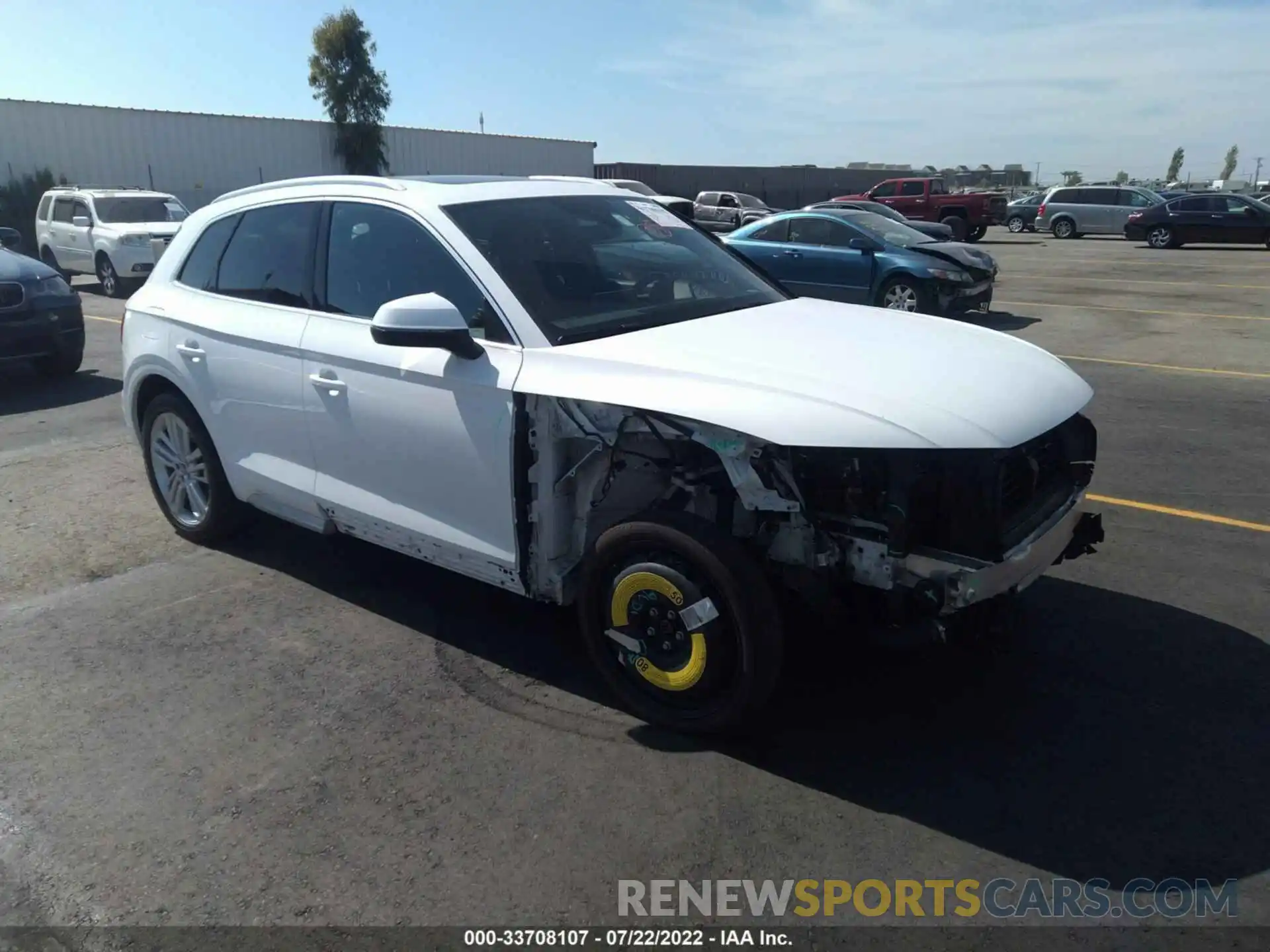 1 Photograph of a damaged car WA1BNAFYXK2143164 AUDI Q5 2019