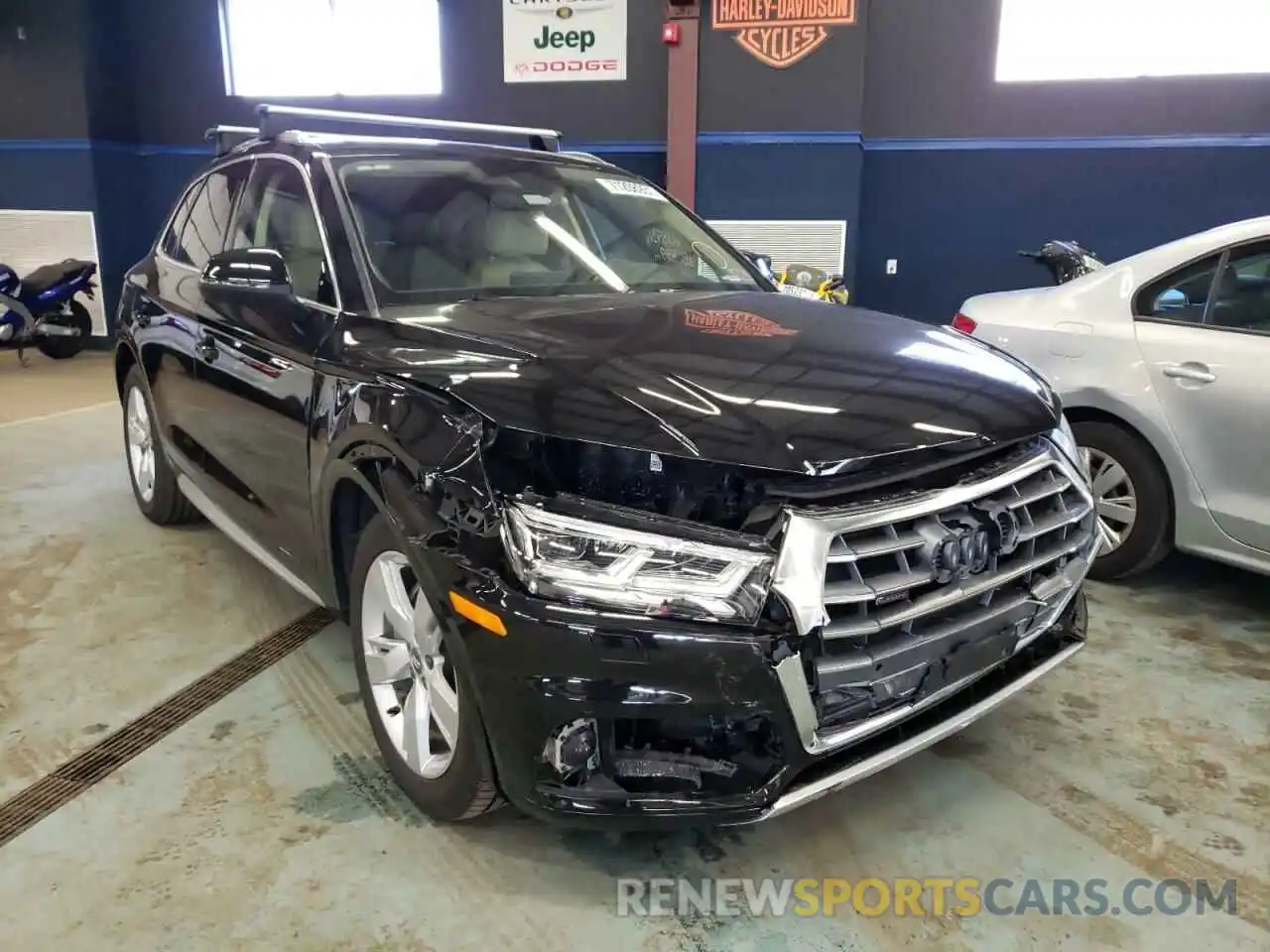 1 Photograph of a damaged car WA1CNAFY0K2075946 AUDI Q5 2019