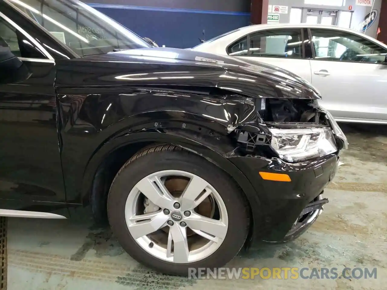 9 Photograph of a damaged car WA1CNAFY0K2075946 AUDI Q5 2019