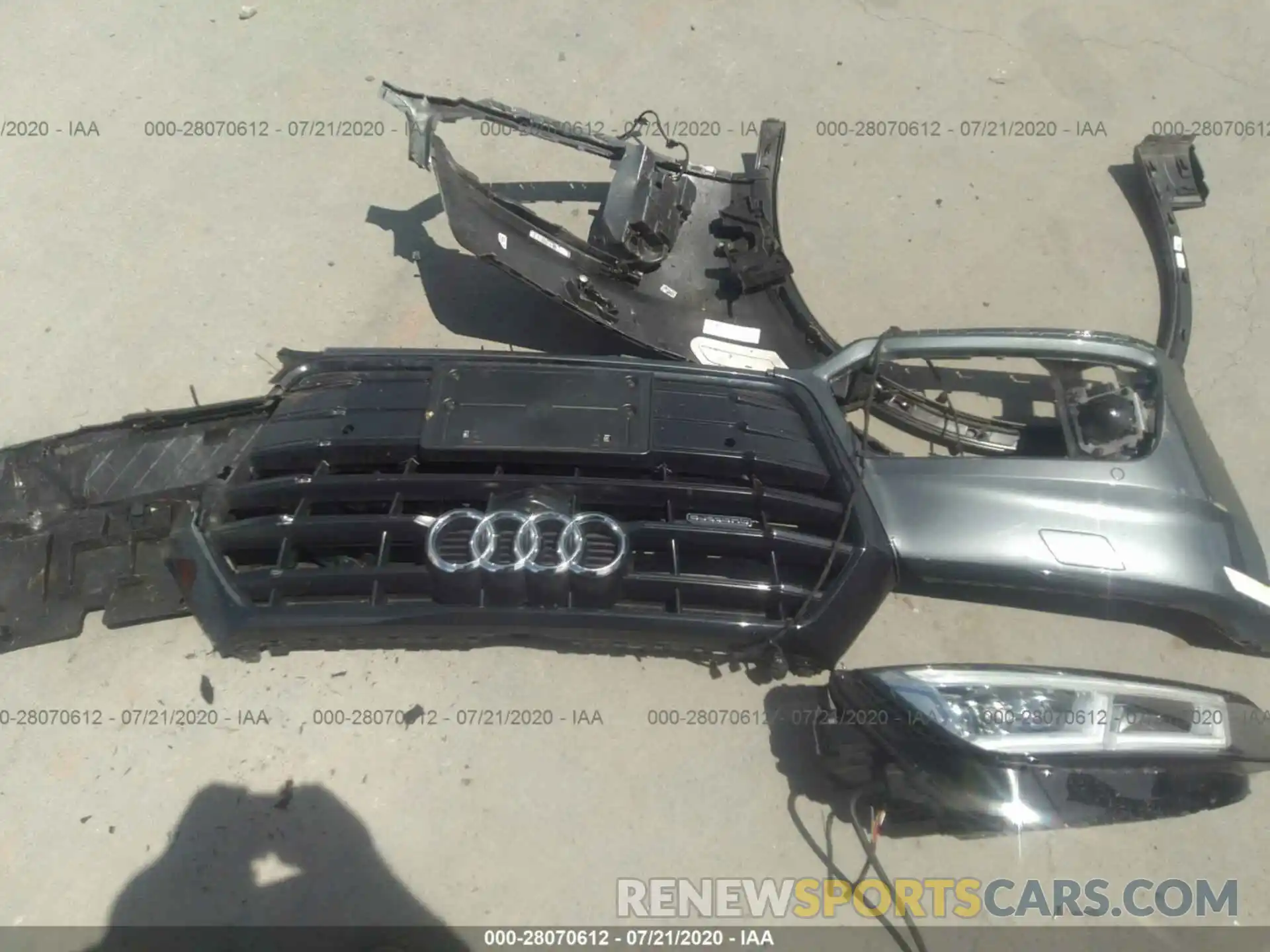 12 Photograph of a damaged car WA1CNAFY2K2089332 AUDI Q5 2019