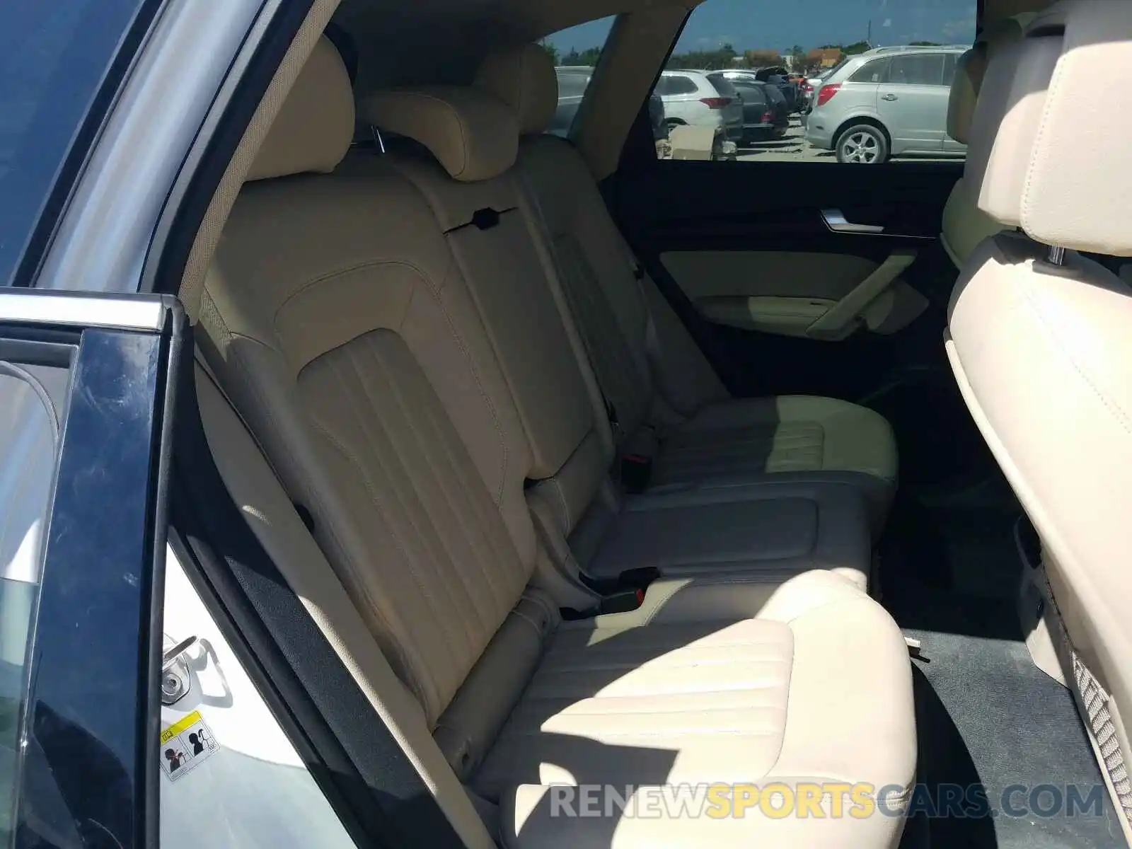 6 Photograph of a damaged car WA1CNAFY3K2027017 AUDI Q5 2019