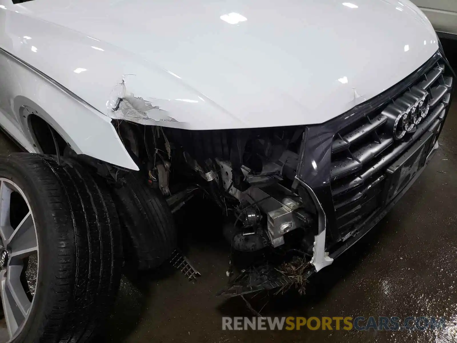 9 Photograph of a damaged car WA1CNAFY5K2033658 AUDI Q5 2019