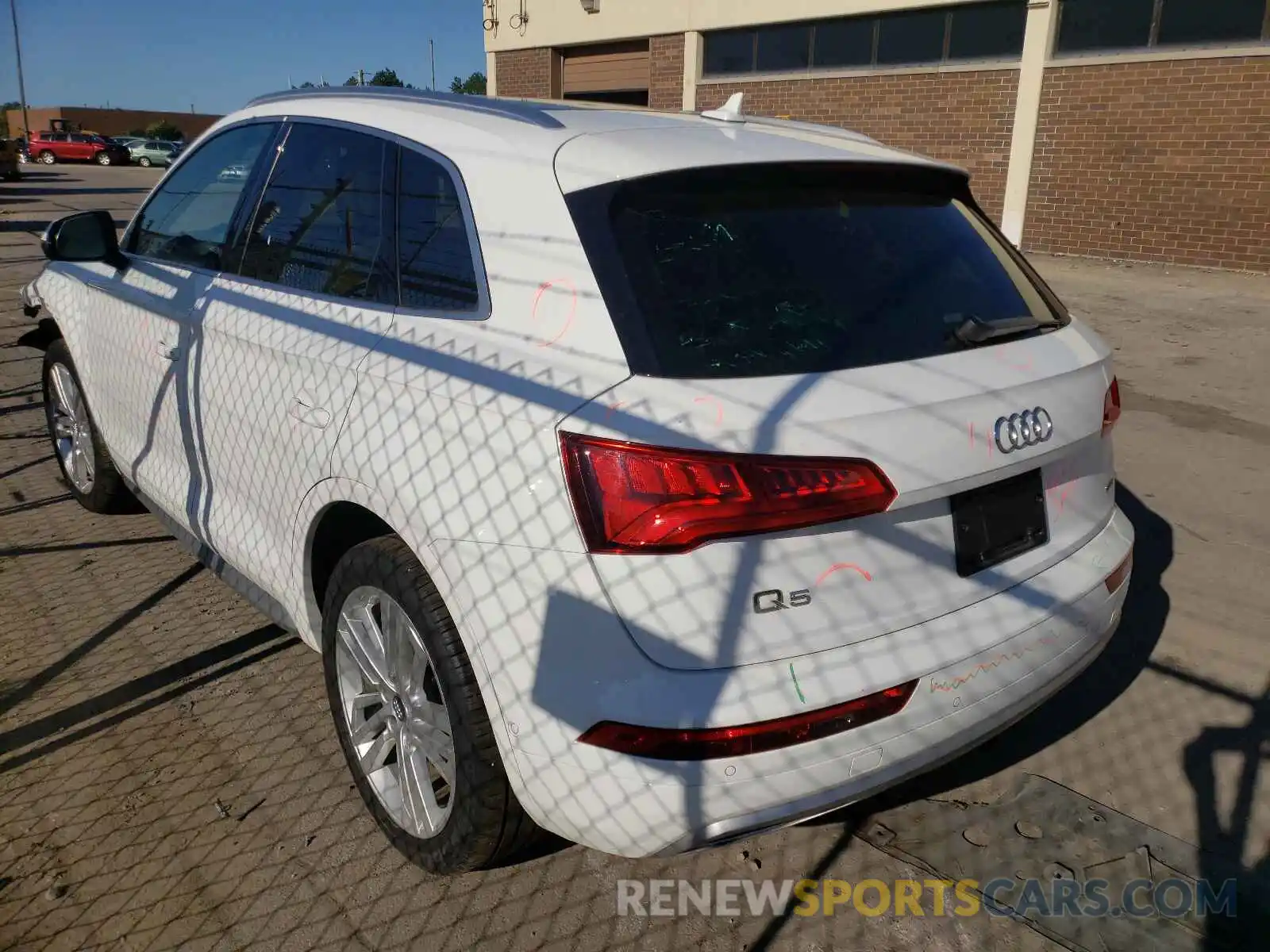 3 Фотография поврежденного автомобиля WA1CNAFY7K2015582 AUDI Q5 2019