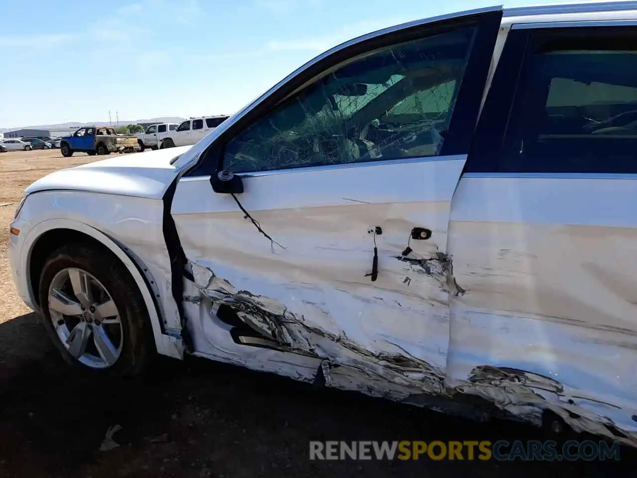 9 Photograph of a damaged car WA1CNAFY9K2021061 AUDI Q5 2019