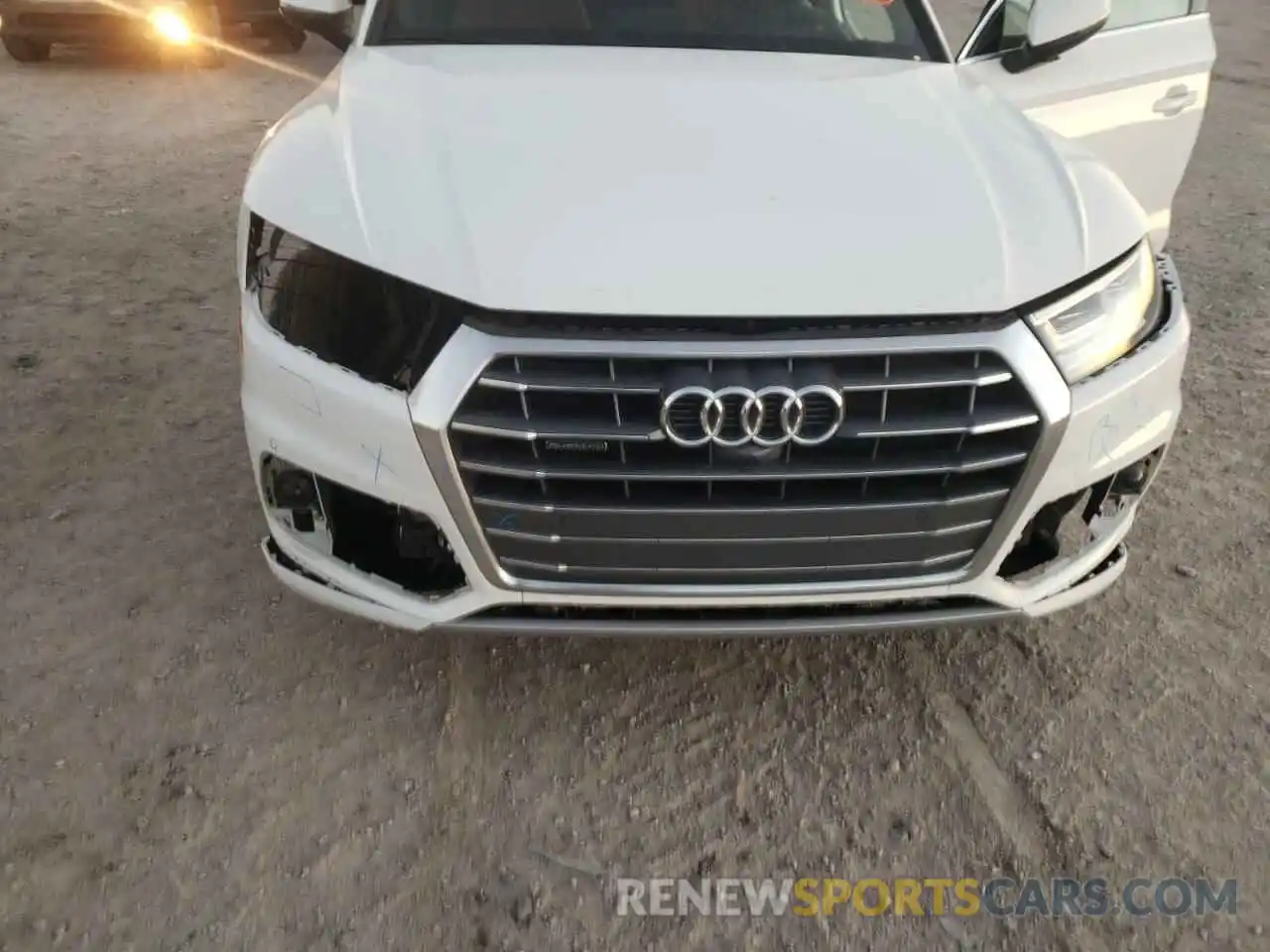 9 Фотография поврежденного автомобиля WA1CNAFYXK2031923 AUDI Q5 2019