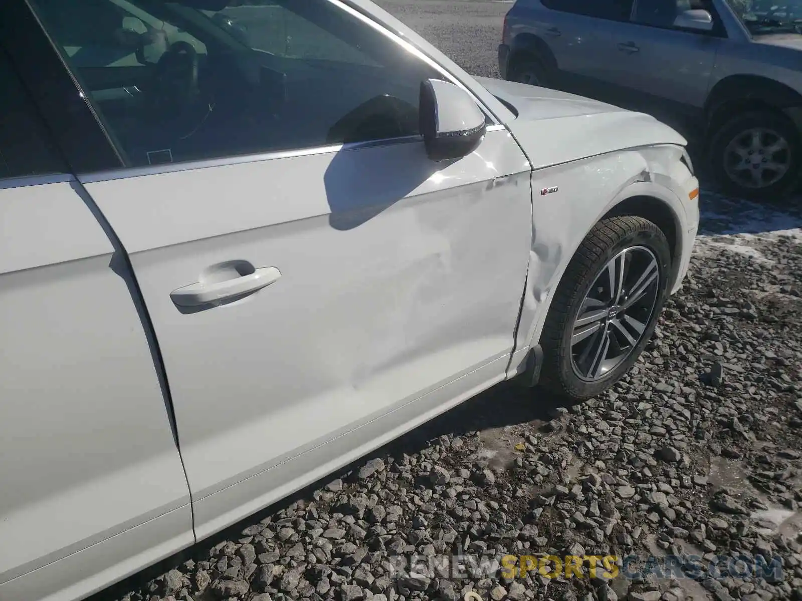 9 Photograph of a damaged car WA1ENAFY9K2066509 AUDI Q5 2019