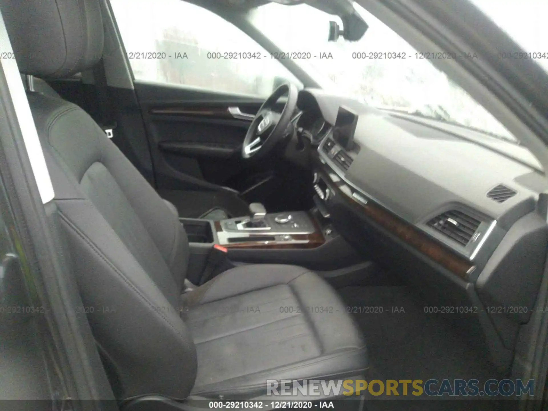 5 Photograph of a damaged car WA1ANAFY0L2039165 AUDI Q5 2020