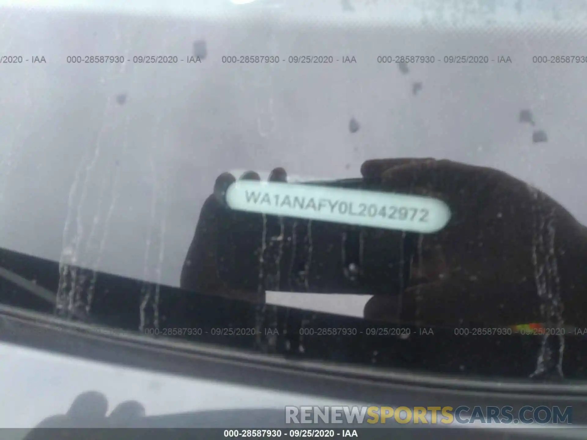 9 Photograph of a damaged car WA1ANAFY0L2042972 AUDI Q5 2020