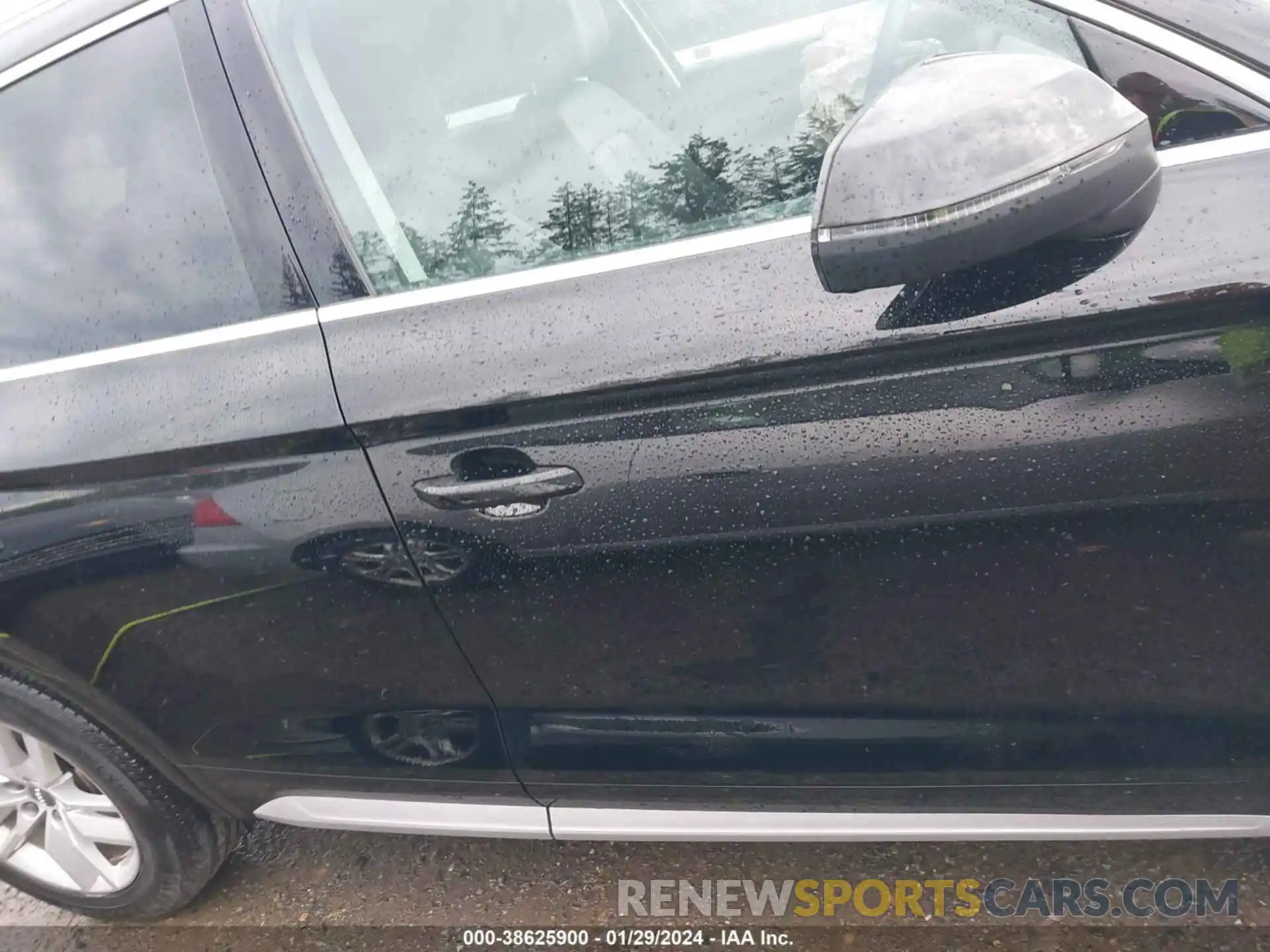 13 Photograph of a damaged car WA1ANAFY1L2001007 AUDI Q5 2020