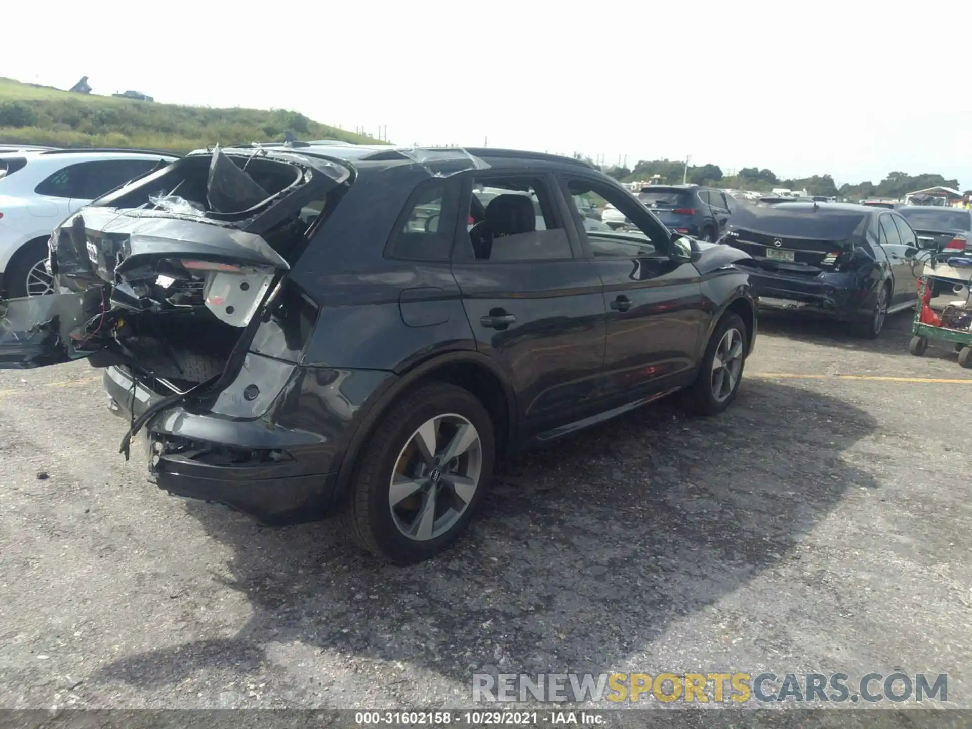 4 Photograph of a damaged car WA1ANAFY1L2084258 AUDI Q5 2020