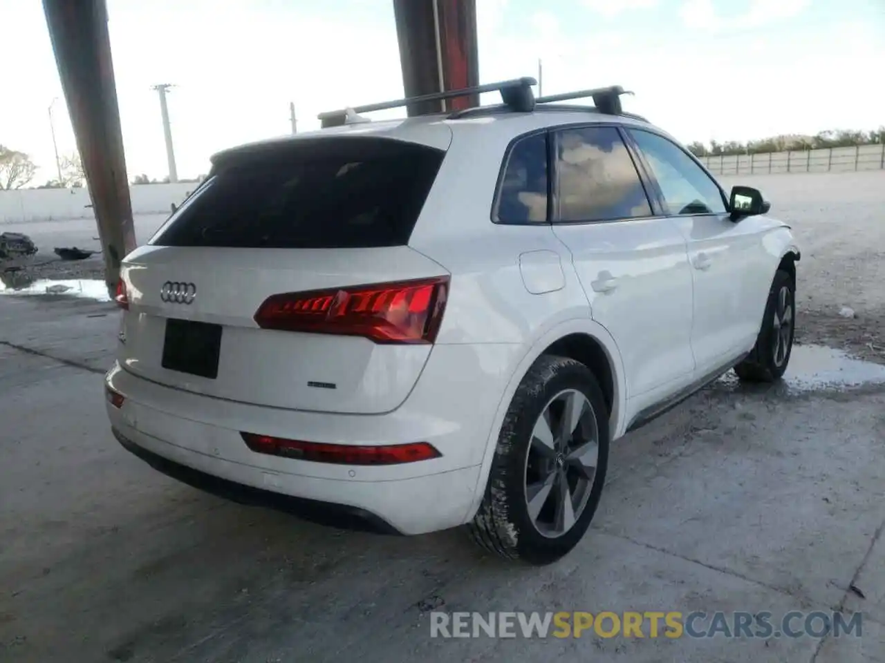 4 Photograph of a damaged car WA1ANAFY1L2106856 AUDI Q5 2020