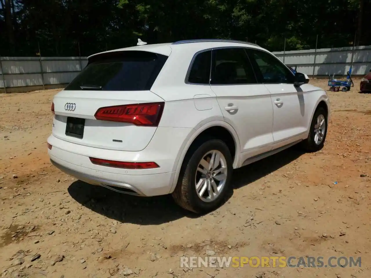 4 Photograph of a damaged car WA1ANAFY2L2008421 AUDI Q5 2020